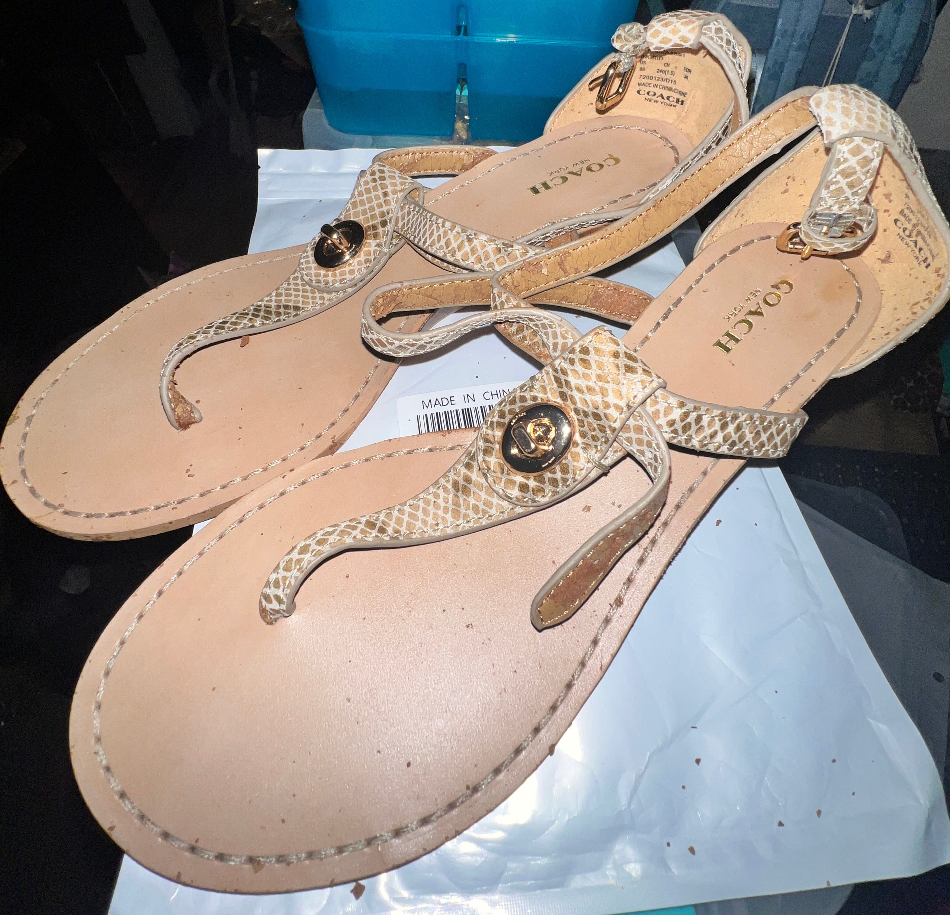 Coach New York Snakeskin Embossed Leather Thong Sandals – Beige/Tan – Women’s 8B