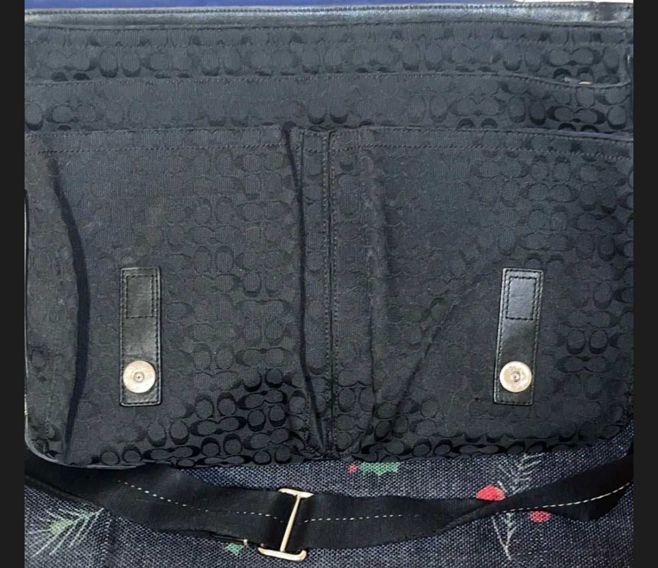 Coach Voyager Black Signature Canvas Messenger Bag - F70183 Pre-Owned